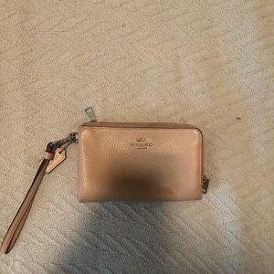 Women’s double zipper wristlet